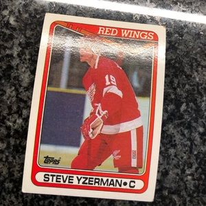 Steve Yzerman Topps 1990 #222 hockey card!!!
